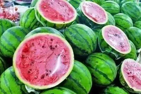 吃瓜会吃肚里虫子吗,吃瓜真的会导致肚里长虫?揭秘瓜果安全食用真相