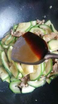 云南小瓜的瓜心可以吃吗,美味与营养的双重享受